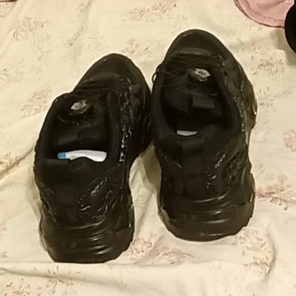 Everything - Picture 1 of 3